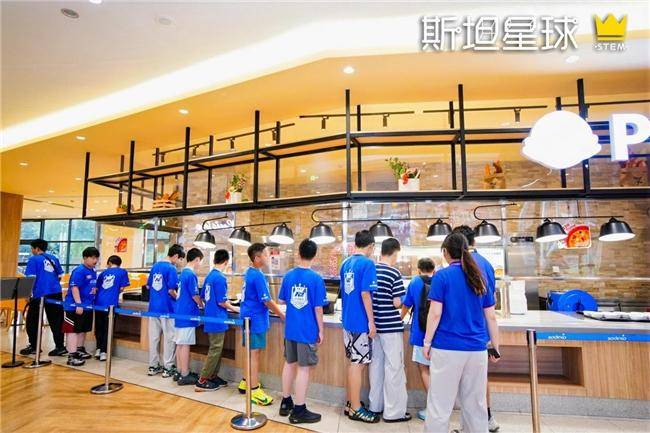 斯坦星球2025暑假科技营地正式开营，VEX、C++、无人机课程点燃青少年科创热情