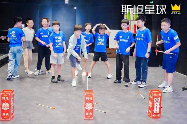 斯坦星球2025暑假科技营地正式开营，VEX、C++、无人机课程点燃青少年科创热情