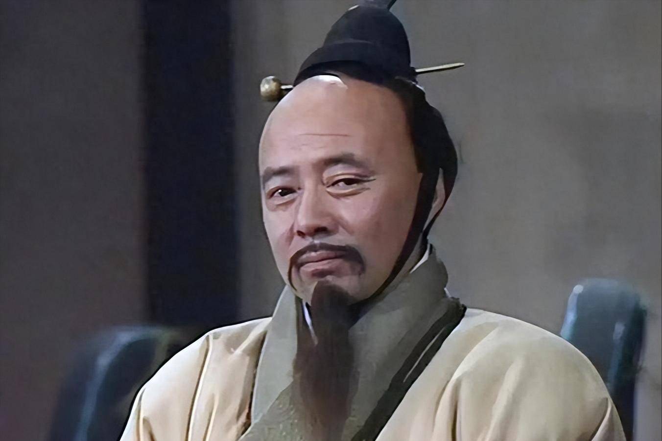 三位猛将手握兵权，为何被两颗桃子逼得集体自刎？